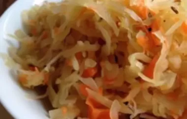 Delicious Polish Sauerkraut and Carrot Salad Recipe